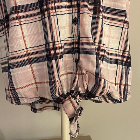 New York Laundry Pink & Black Plaid Button-Up Women’s Top - Picture 4 of 8